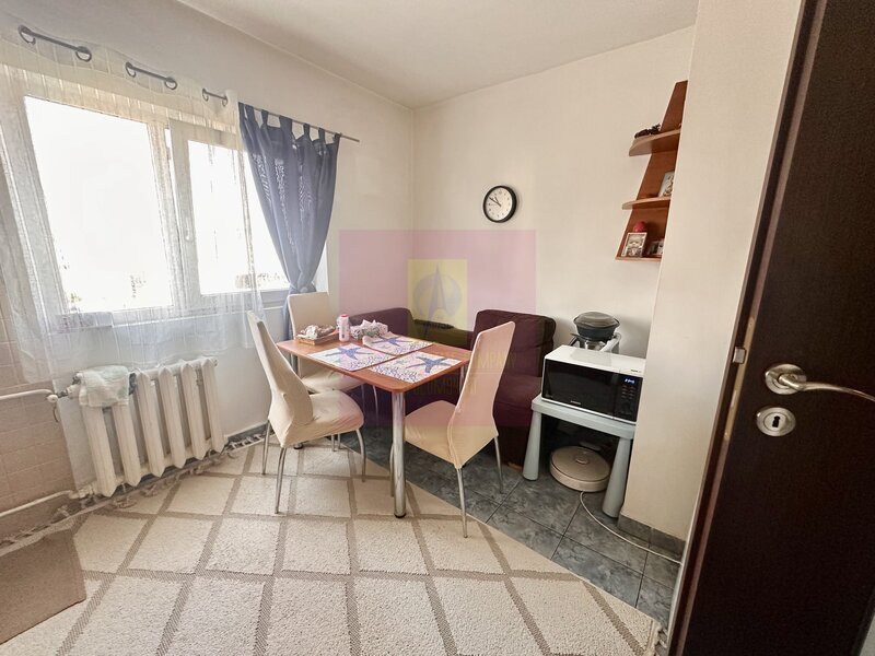 2 camere de vanzare Sebastian - Novaci
