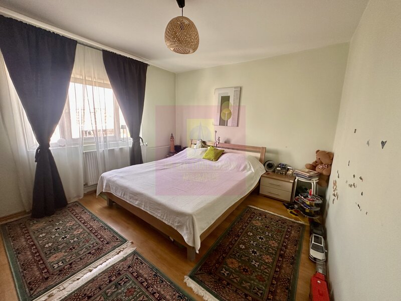 2 camere de vanzare Sebastian - Novaci